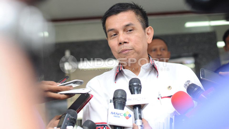 Plt Ketua Umum PSSI, Hinca Panjaitan. Copyright: © Ratno Prasetyo/INDOSPORT